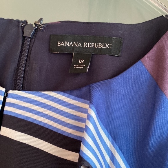 Banana Republic SILK Fit and Flare Dress Size 12 - Picture 4 of 5